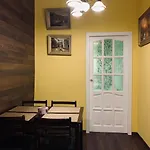 Modern Chaikovskogo Apartment Lviv