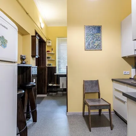 Modern Chaikovskogo Apartment Lviv