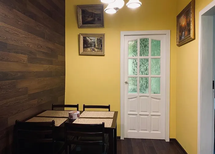 Modern Chaikovskogo Lägenhet Lviv